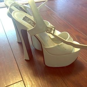 White Platform shoes